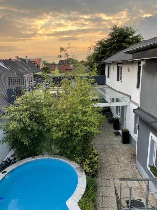 Outlet Center House, Pool-Jacuzzi-Garden-Sundeck Villa Parndorf Eksteriør bilde